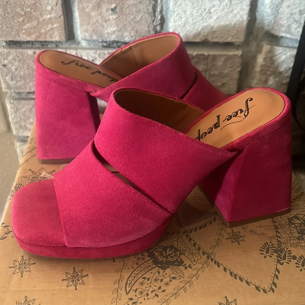 Brand New in Box (NIB) Free People Love is Everywhere Platform Heel - Picture 4 of 9